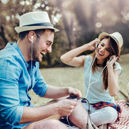 B 1 Erkek 2 Dişi 35 mm Kulaklık ve Mikrofon Ayırıcı Çoklayıcı  Aux Kablo