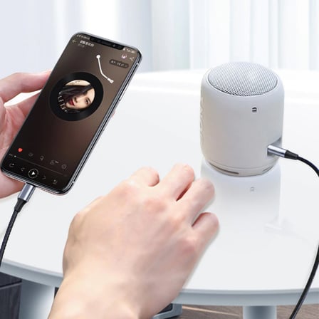 B iPhone Lightning Aux Araç Dönüştürücü Ses Kablosu 35 mm Jack Girişli