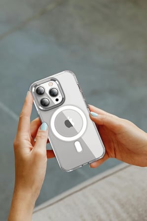 iPhone 15 Pro Kılıf Crystal Magsafe Kapak - Şeffaf
