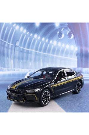 1.24 Bmw M8 Işıklı Kapıları Açılabilen Oyuncak Araba