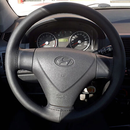 DİKİŞLİ DİREKSİYON KILIFI SİYAH DERİ SİYAH DİKİŞLİ HYUNDAİ GETZ