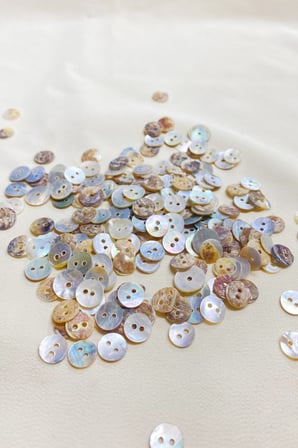 12 Boy 8 mm Çift Delikli Düğme (20 Adet)