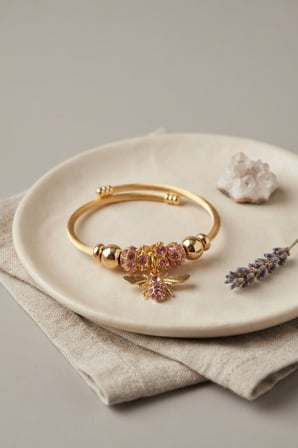 Pembe Arı Model Gold Renk Charm Bileklik TJ-BB8689