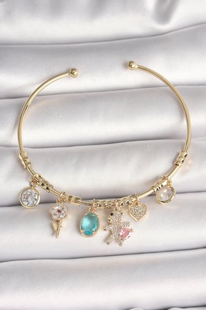 Pirinç Gold Renk Sallantı Zirkon Taşlı AYıcık Figür Kalp Detay Charm Kadın Bileklik TJ-BB6894