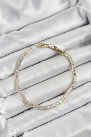 Pirinç Zirkon Taşlı İnce Su Yolu Model Gold Renk Kadın Bileklik TJ-BB7034