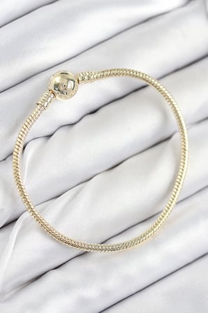 Pirinç Charm Topcuk Model Gold Renk Kadın Bileklik TJ-BB7807