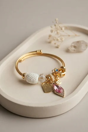Beyaz Damla Model Charmlı Bileklik TJ-BB8695