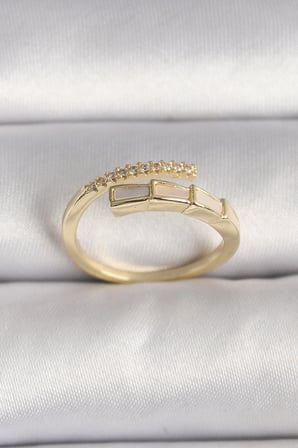 Pirinç Gold Renk Zirkon Taş Detaylı Yılan Model Ayarlanabilir Yüzük TJ-BYK3539
