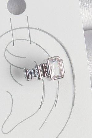 Pirinç Gümüş Renk Kare Zirkon Taşlı Kadın Kıkırdak Model Küpe TJ-BKP10560