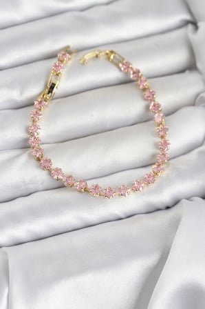 Pembe Kare Zirkon Taşlı Gold Renk Pirinç Su Yolu Kadın Bileklik TJ-BB8324