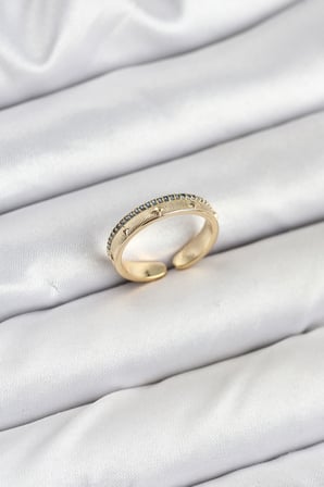 Pirinç Gold Renk Sıralı Zirkon Taşlı Kutup Yıldızı Model Kadın Yüzük TJ-BYK3836