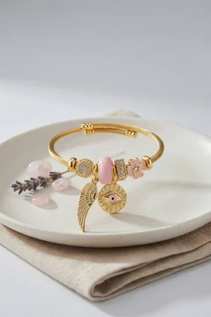 Pembe Göz Model Gold Renk Charmlı Bileklik TJ-BB8679