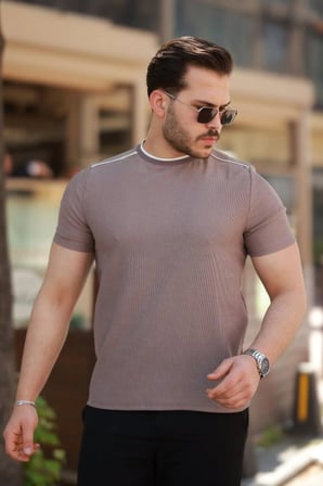 Erkek Omuzlar Çizgi Detaylı Kısa Kollu T-shirt
