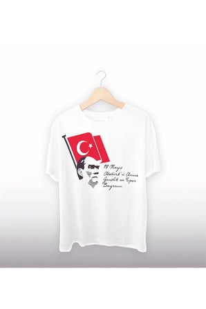 19 Mayıs Atatürk'ü Anma Gençlik ve Spor Bayramı Baskılı Oversize T-shirt - Beyaz