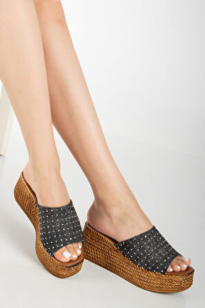 Suins Serry Model Taş Aksesuarlı Terlik