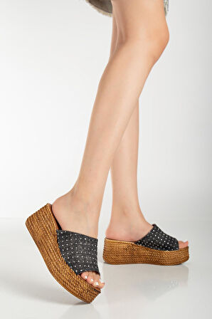 Suins Serry Model Taş Aksesuarlı Terlik