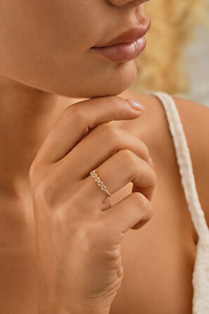 14 Ayar Altın Baget Taşlı Yüzük