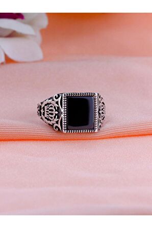 Taç İşlemeli Oniks Taşlı 925 Ayar Erkek Gümüş Yüzük