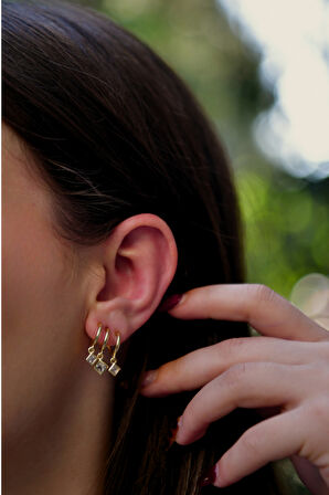 3 Kare Zirkon Taşlı Çiftli Kadın Çelik Küpe