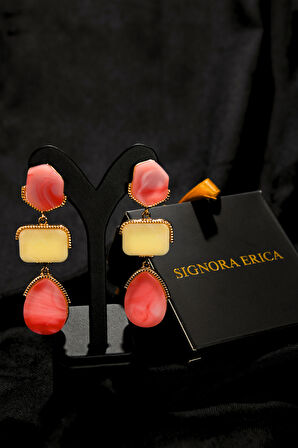 Mermer Pembesi, Açık Krem ve Mercan Kırmızısı Taşlı Özel Kesim Sallantılı Çelik görünümlü Xp Küpe