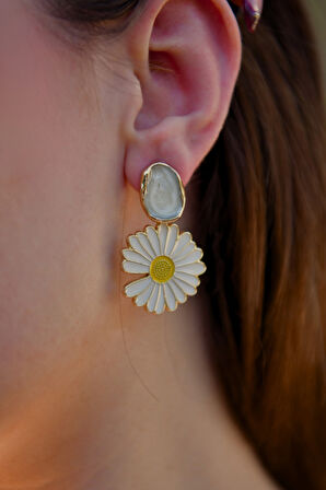 Damla Çerçevede İncili Papatya Model Sallantlı Kadın Çelik görünümlü Xp Küpe