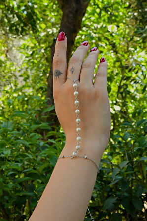 İncili Dorikalı Kadın Çelik Şahmeran