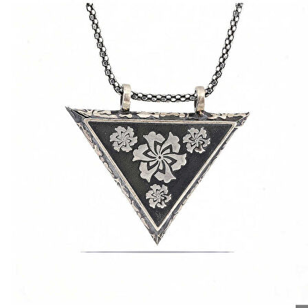 Gümüş Üçgen İçi Açılabilen Çiçek Muskalık Kolye