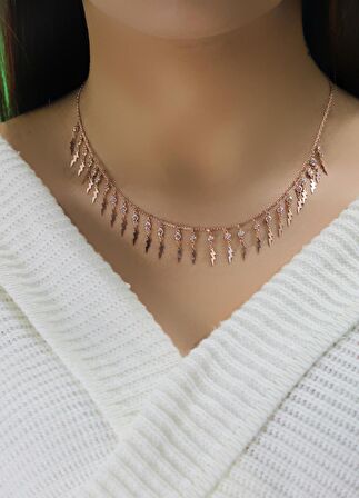 Gümüş rose zirkon taşlı şimşek kolye