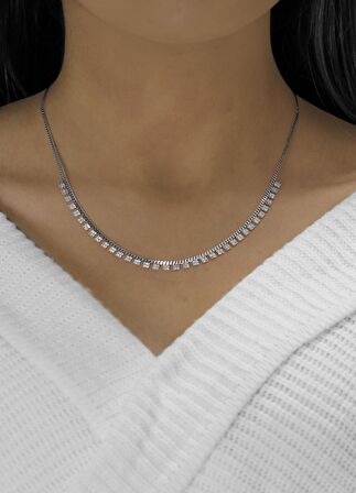 Gümüş rodyumlu zirkon taşlı gurmet zincirli kare kolye