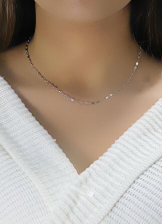 Gümüş rodyumlu mekik pullu kolye