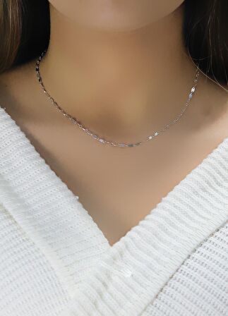 Gümüş rodyumlu mekik pullu kolye