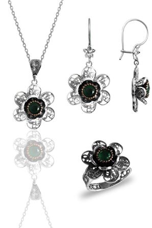 Gümüş kök zümrüt taşlı gül modeli telkari işlemeli kolye küpe ve yüzük üçlü set