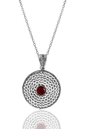 Gümüş kök yakut taşlı telkari işlemeli yuvarlak kolye 