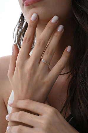 Gümüş altın yaldızlı zirkon taşlı tria modeli yüzük 