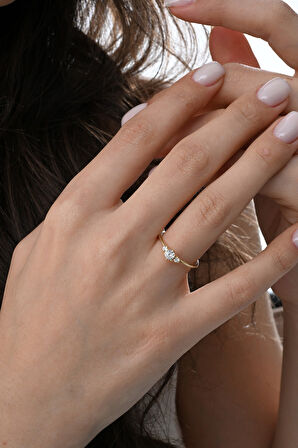 Gümüş altın yaldızlı zirkon taşlı tria modeli yüzük 