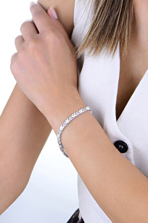 Gümüş rodyumlu zirkon taşlı aynalı v model uzay yolu bileklik SGTL12897RODAJ