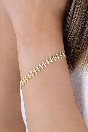 Gümüş altın yaldızlı baget kesim zirkon taşlı hareketli kırkayak model bileklik SGTL12914GOLD