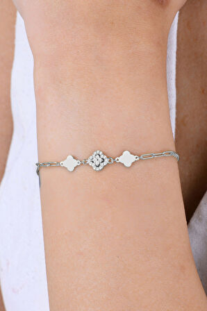 Gümüş rodyumlu zirkon taşlı ataç zincir detaylı yonca modeli bileklik SGTL12918RODAJ