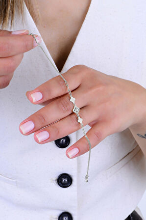 Gümüş rodyumlu zirkon taşlı ataç zincir detaylı yonca modeli bileklik SGTL12918RODAJ