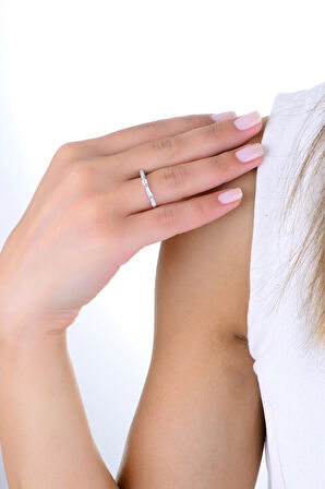 Gümüş rodyumlu zirkon ve sedef taşlı dalgalı fiyonk yüzük 