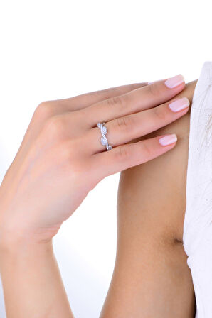 Gümüş rodyumlu zirkon taşlı sedef görünümlü sarmaşık modeli tamtur yüzük 