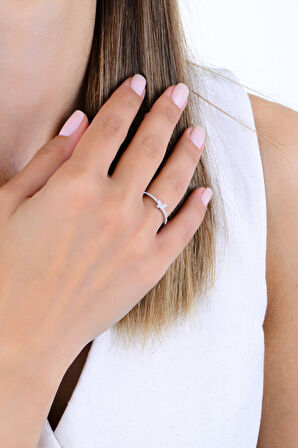 Gümüş rodyumlu zirkon ve sedef taşlı mini kelebek yüzük 