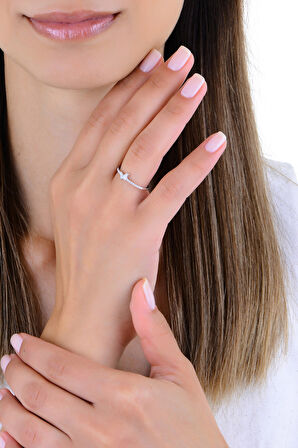 Gümüş rodyumlu zirkon ve sedef taşlı mini kelebek yüzük 