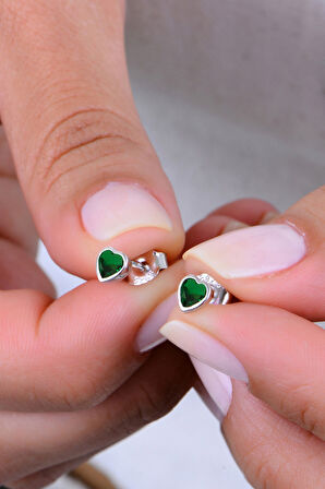 Gümüş rodyumlu yeşil taşlı sıvama modeli kalp küpe SGTL12997YESIL