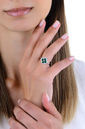 Gümüş rodyumlu yeşil zirkon taşlı trifolium yonca yüzük 