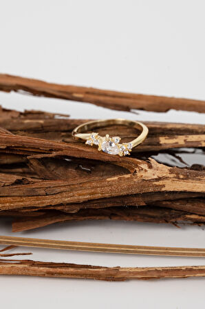 Gümüş altın yaldızlı damla (pear) kesim zirkon taşlı nazende yüzük 