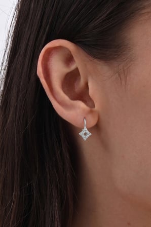 925 Ayar Gümüş Küpe Zirkon Taşlı Rodaj Kaplama Işıltılı Minimalist Geometrik Halka Küpe SGTL13372RODAJ