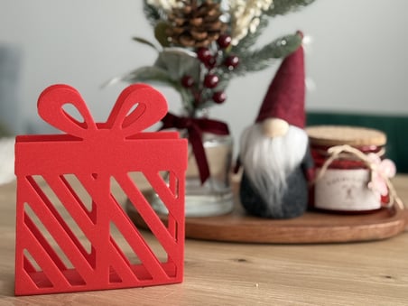 SHNSTORE Hediye Paketi Formlu Yılbaşı Peçetelik Dekoratif Masa Peçete Tutucu SHN0720