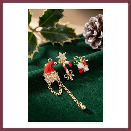 SHNSTORE Gold Noel Baba Şapkalı Zirkon Taşlı Yılbaşı Küpe SHN0720