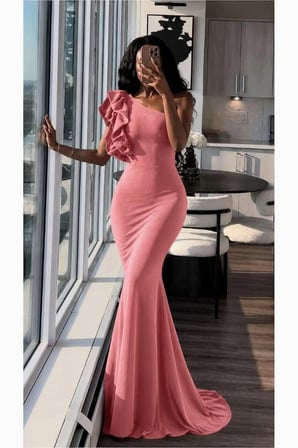 SHNSTORE Tek Elbise Omuz Volanlı Abiye Balık Kesim · Renk: Pudra · Beden: S SHN0720